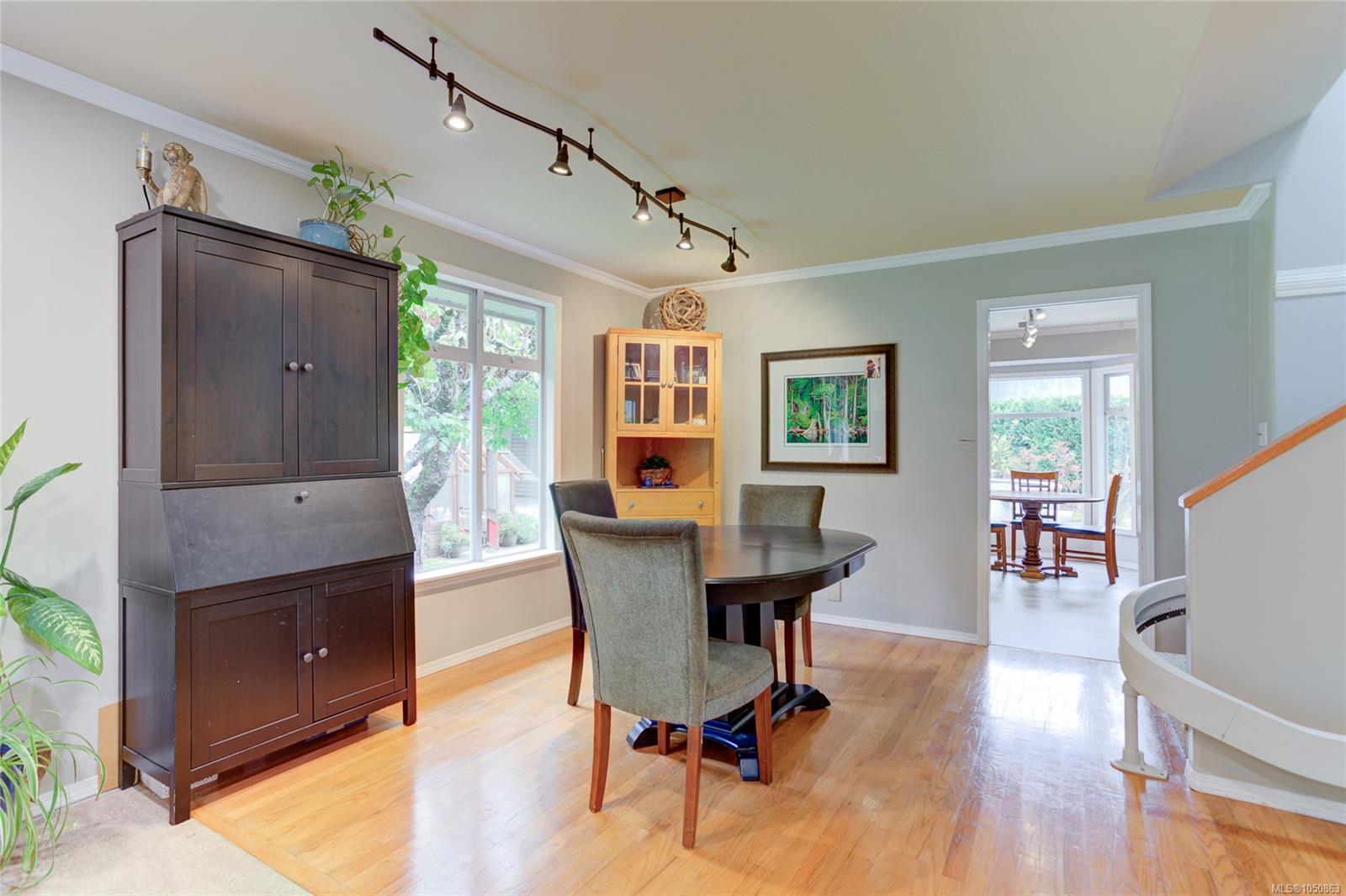 100 Elk Rd — listing photo 9 of 58