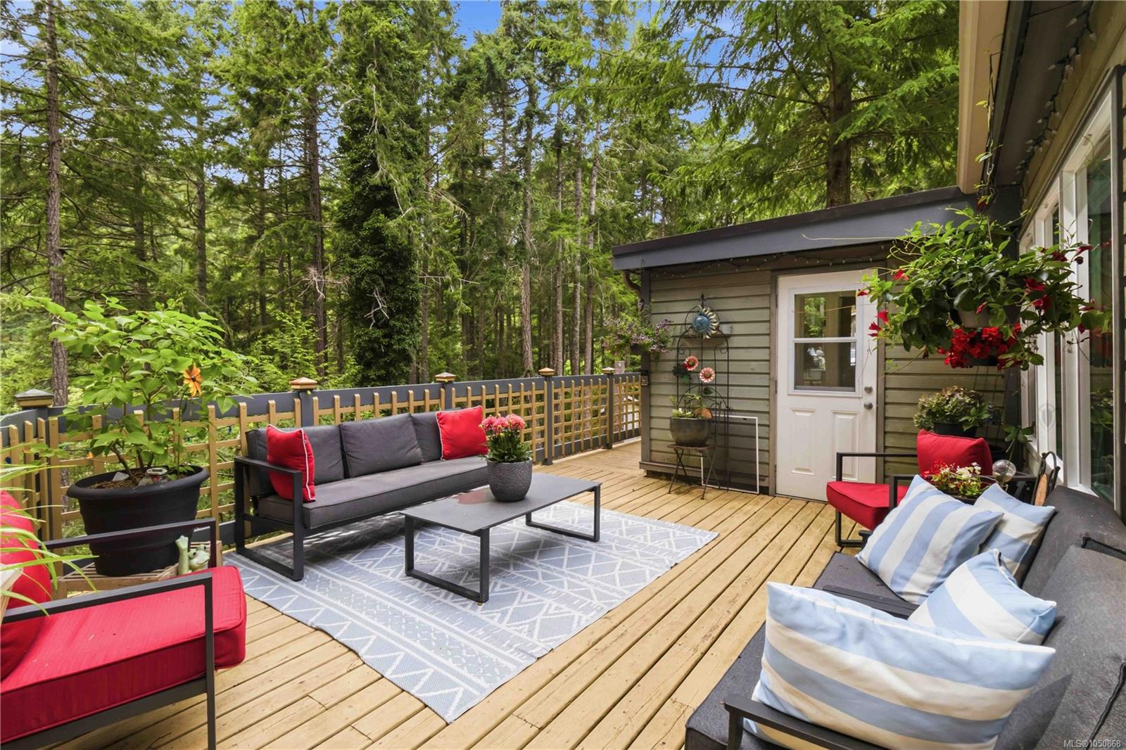 4731 McVicker Rd — listing photo 4 of 55