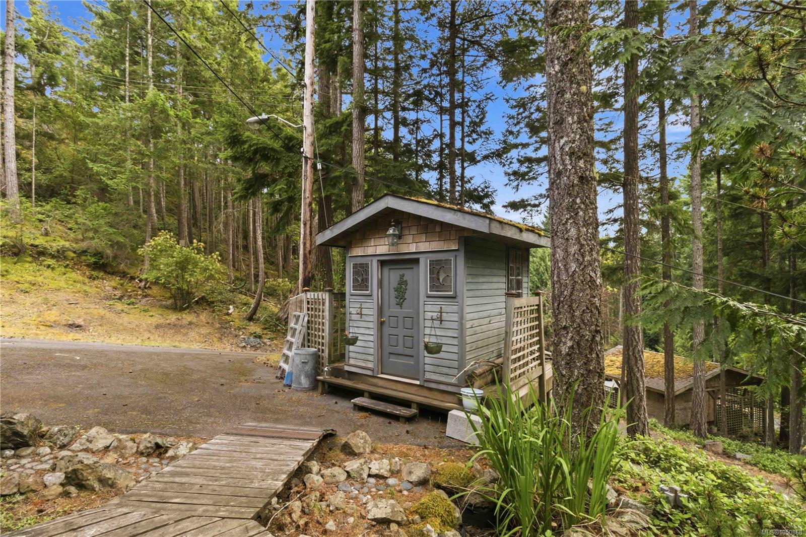 4731 McVicker Rd — listing photo 5 of 55