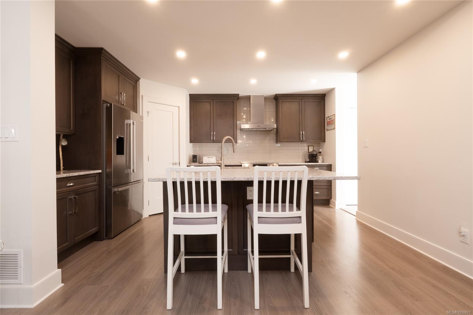 3504 Sparrowhawk Ave — listing photo 13 of 46