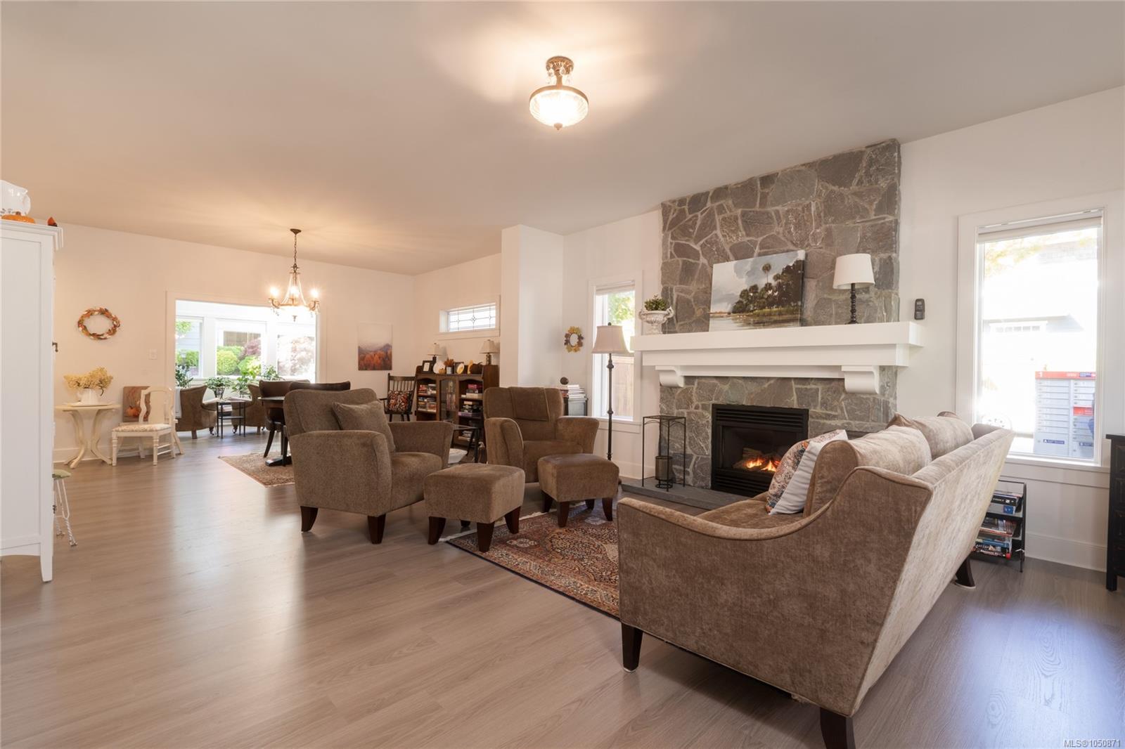 3504 Sparrowhawk Ave — listing photo 8 of 46