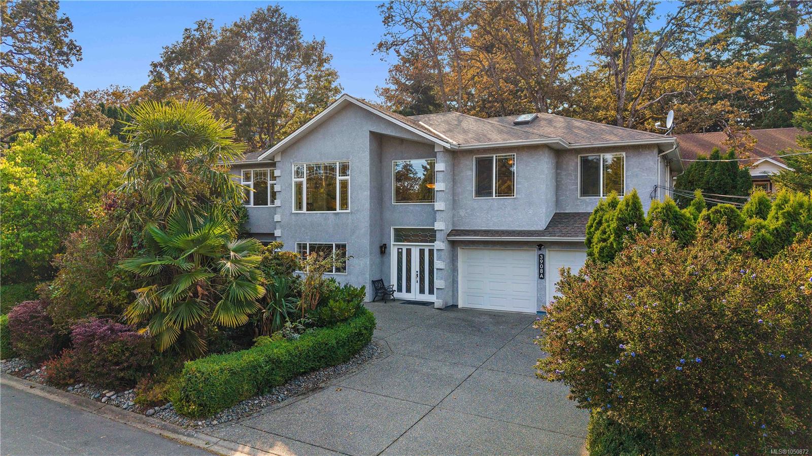 3908A Ascot Dr, Saanich