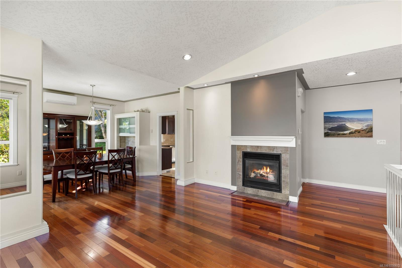 3908 Ascot Dr — listing photo 11 of 42