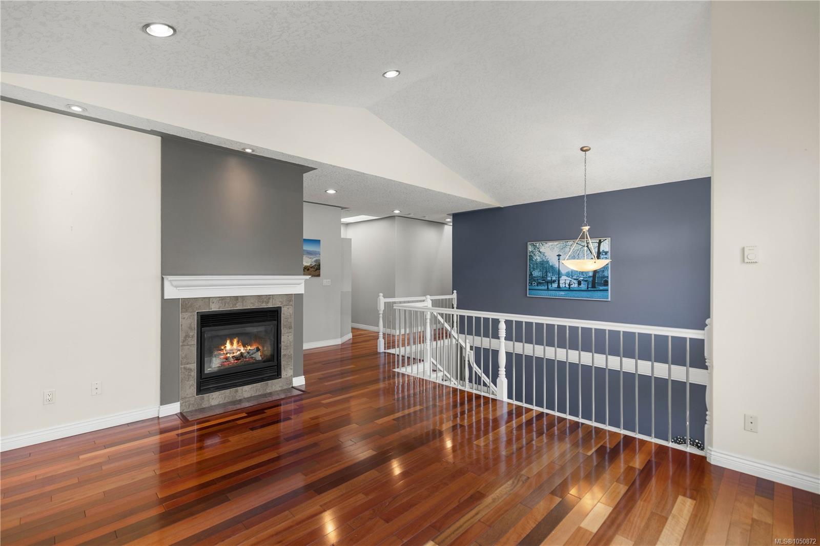 3908 Ascot Dr — listing photo 8 of 42