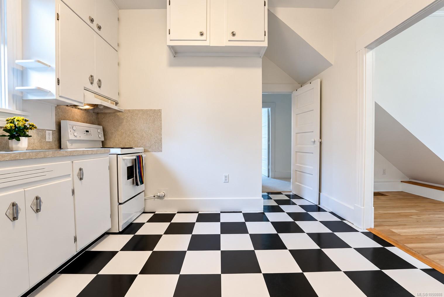 1215 Queens Ave — listing photo 5 of 50