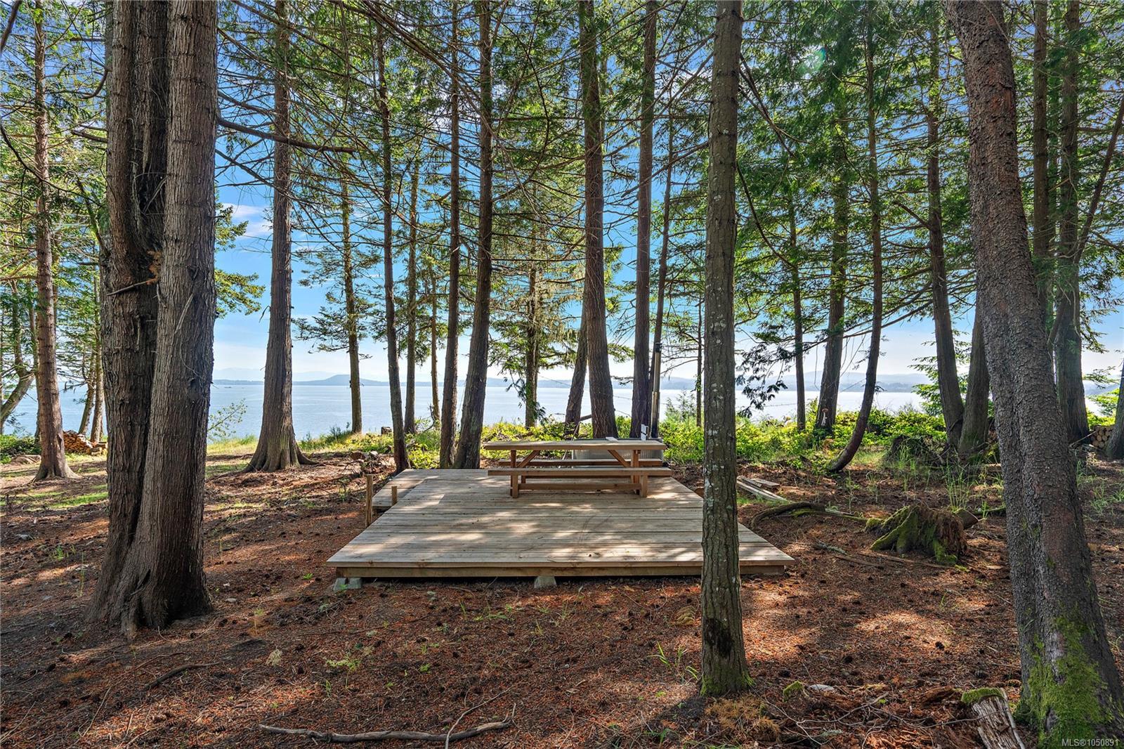 377 Evergreen Lane — listing photo 13 of 54