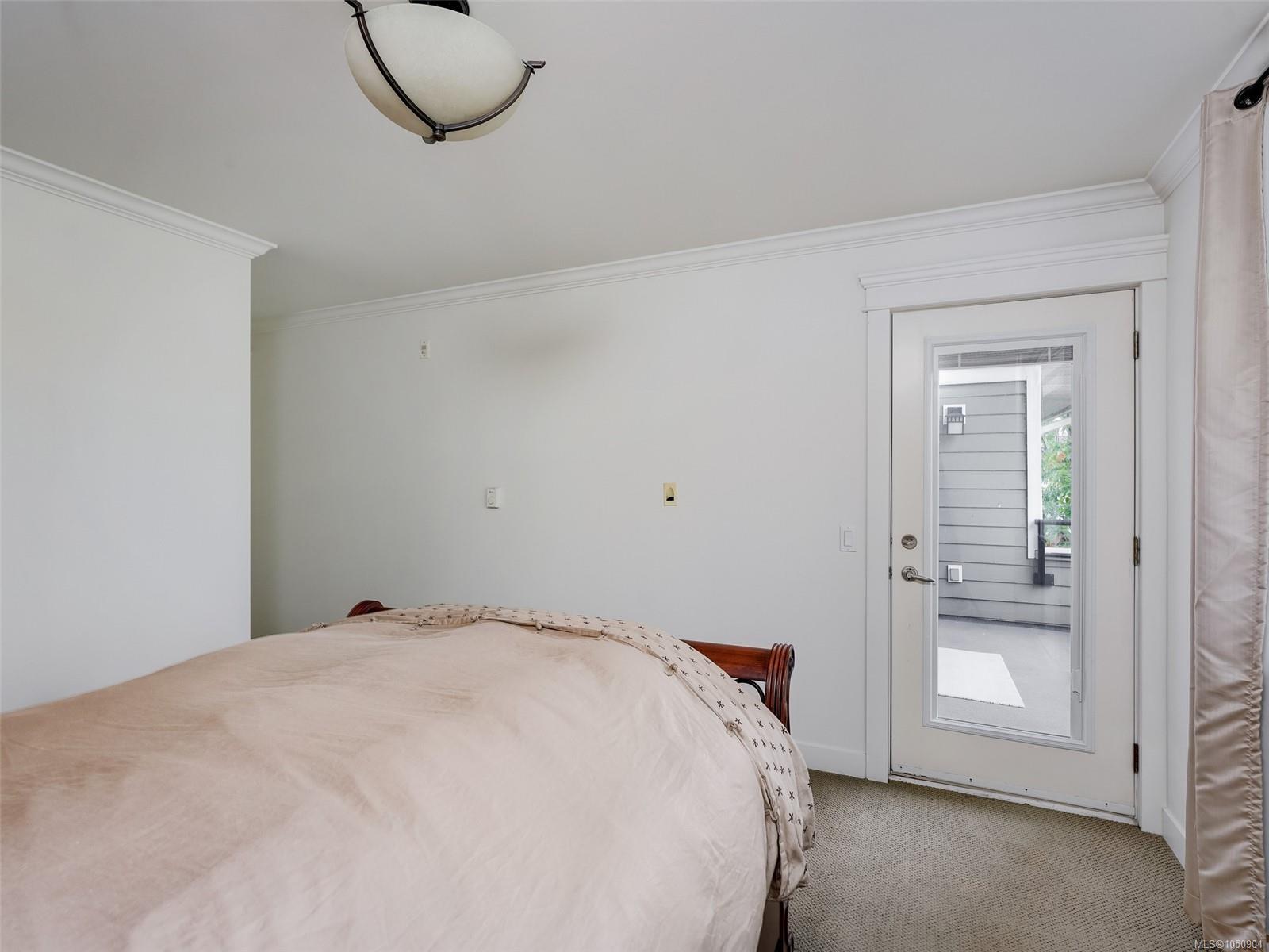 308-537 Heatherdale Lane — listing photo 14 of 36