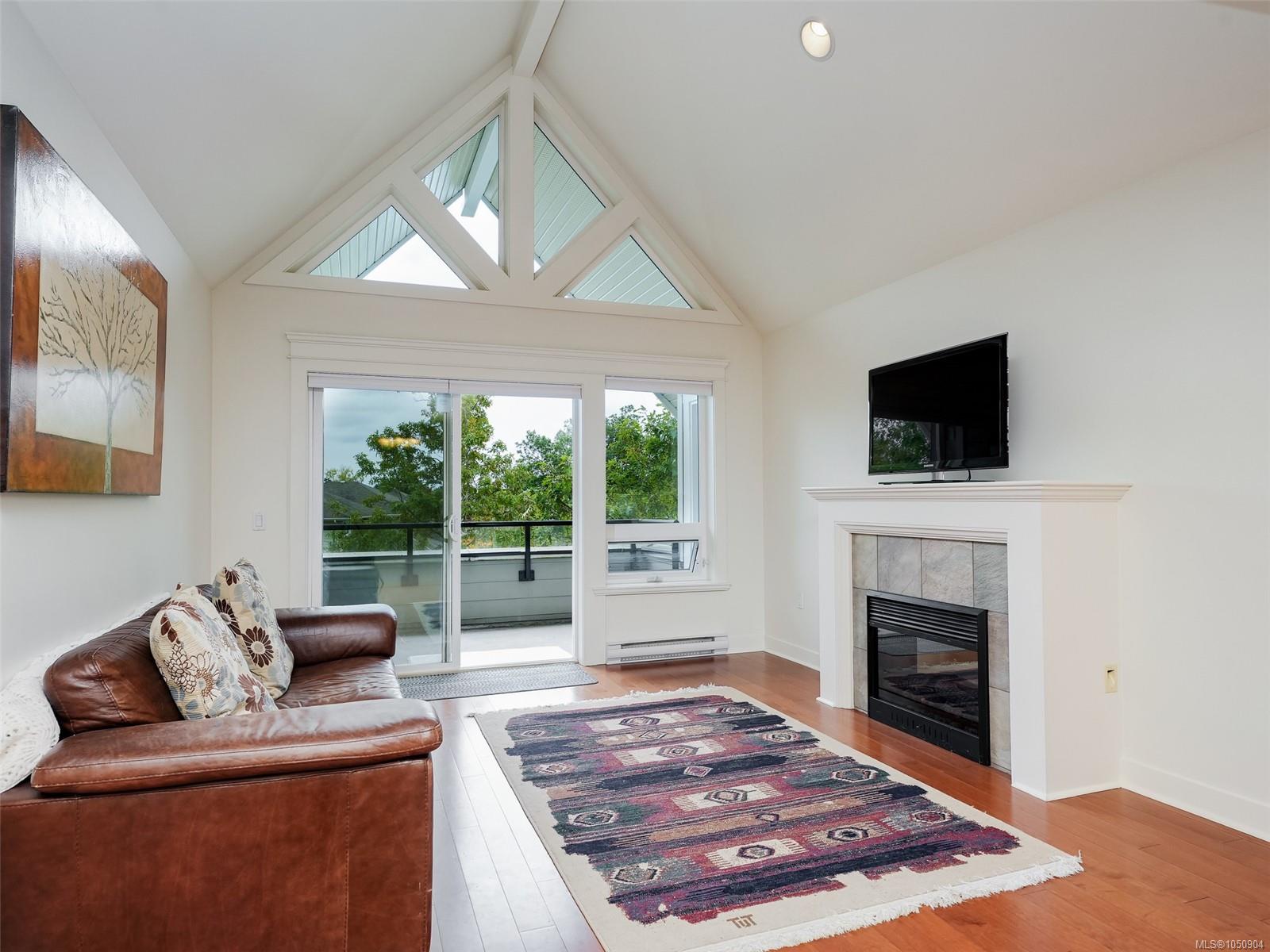 308-537 Heatherdale Lane — listing photo 5 of 36