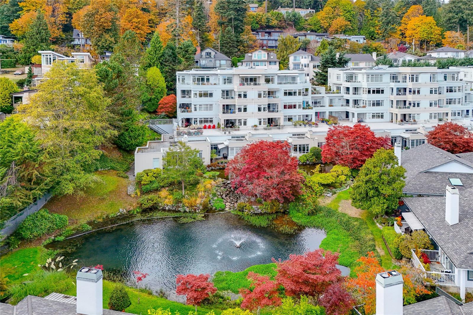 501-5110 Cordova Bay Rd — listing photo 3 of 53