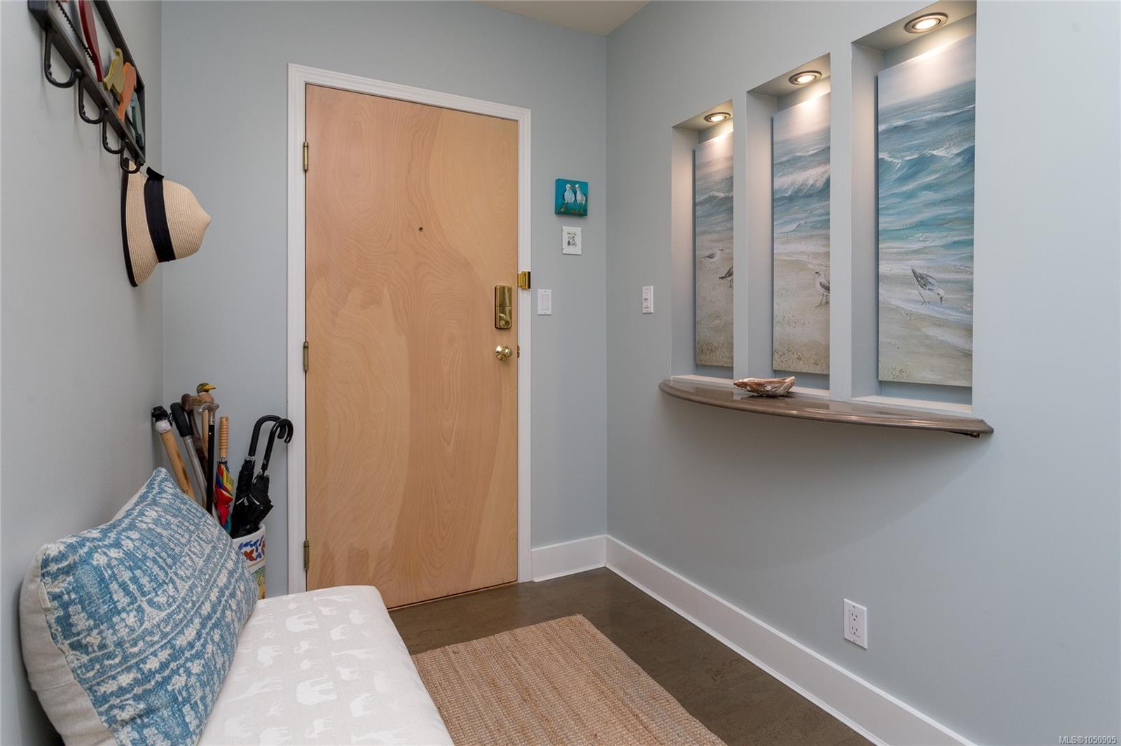 501-5110 Cordova Bay Rd — listing photo 7 of 53