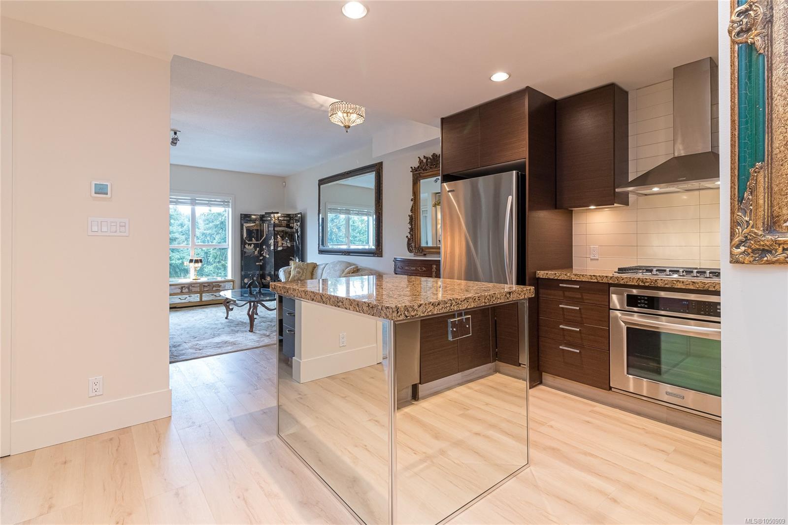 610-1400 Lynburne Pl — listing photo 8 of 31
