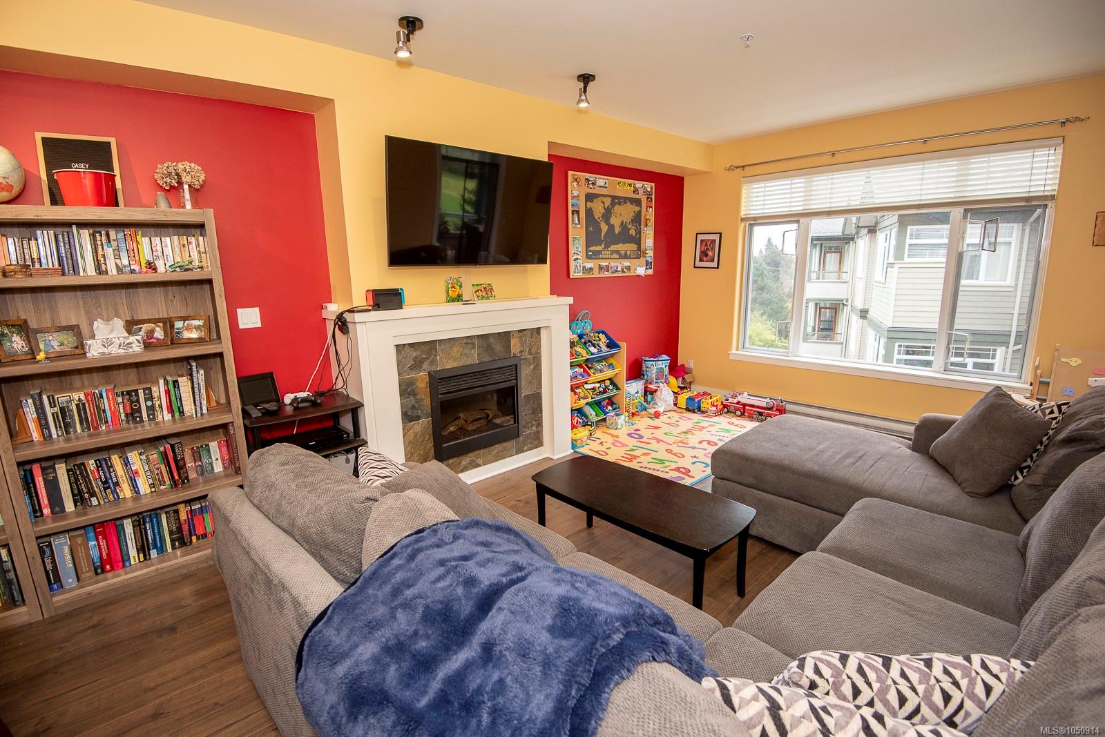 302D-1115 Craigflower Rd — listing photo 7 of 41