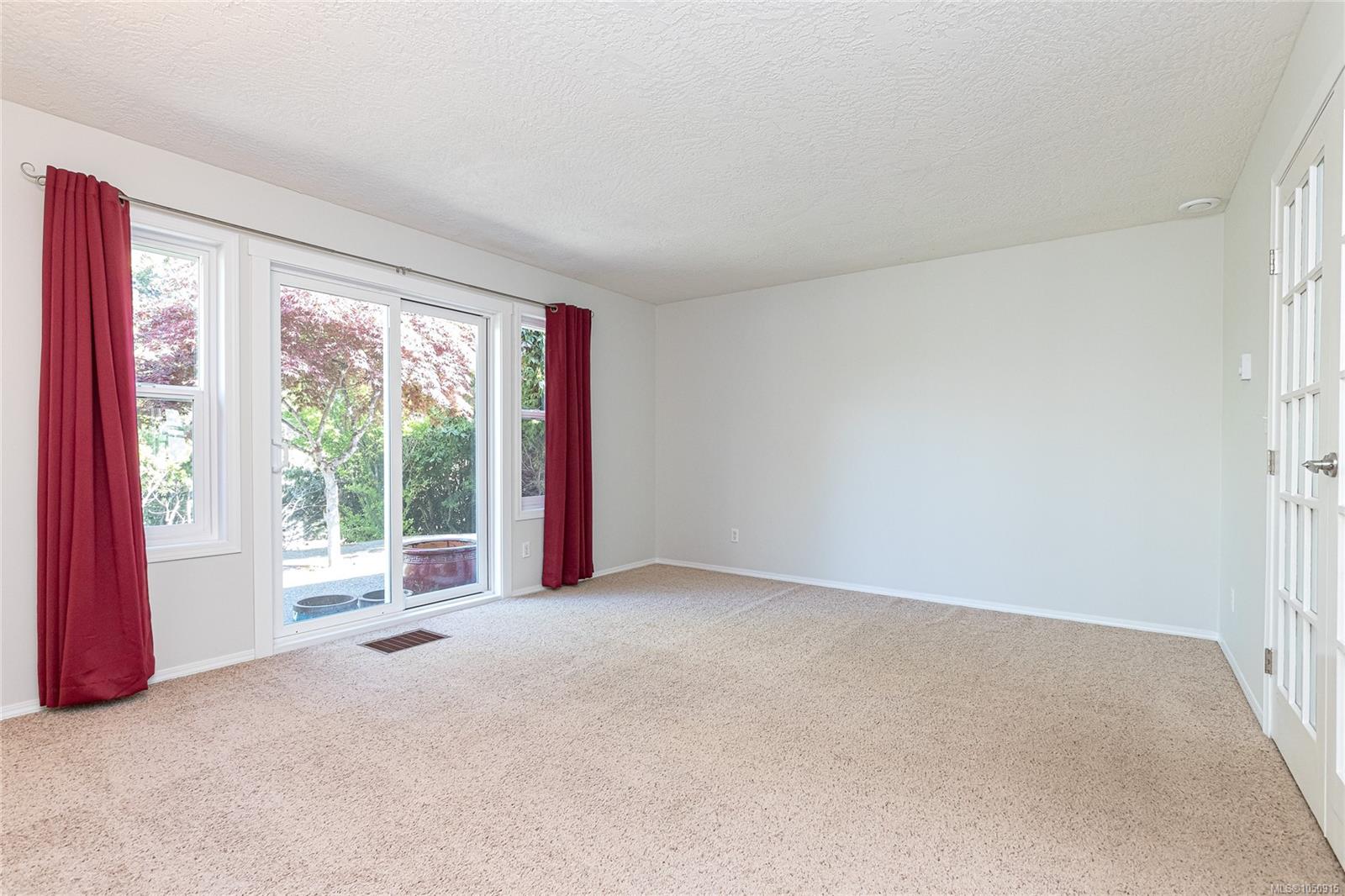 1096 Valewood Trail — listing photo 14 of 46