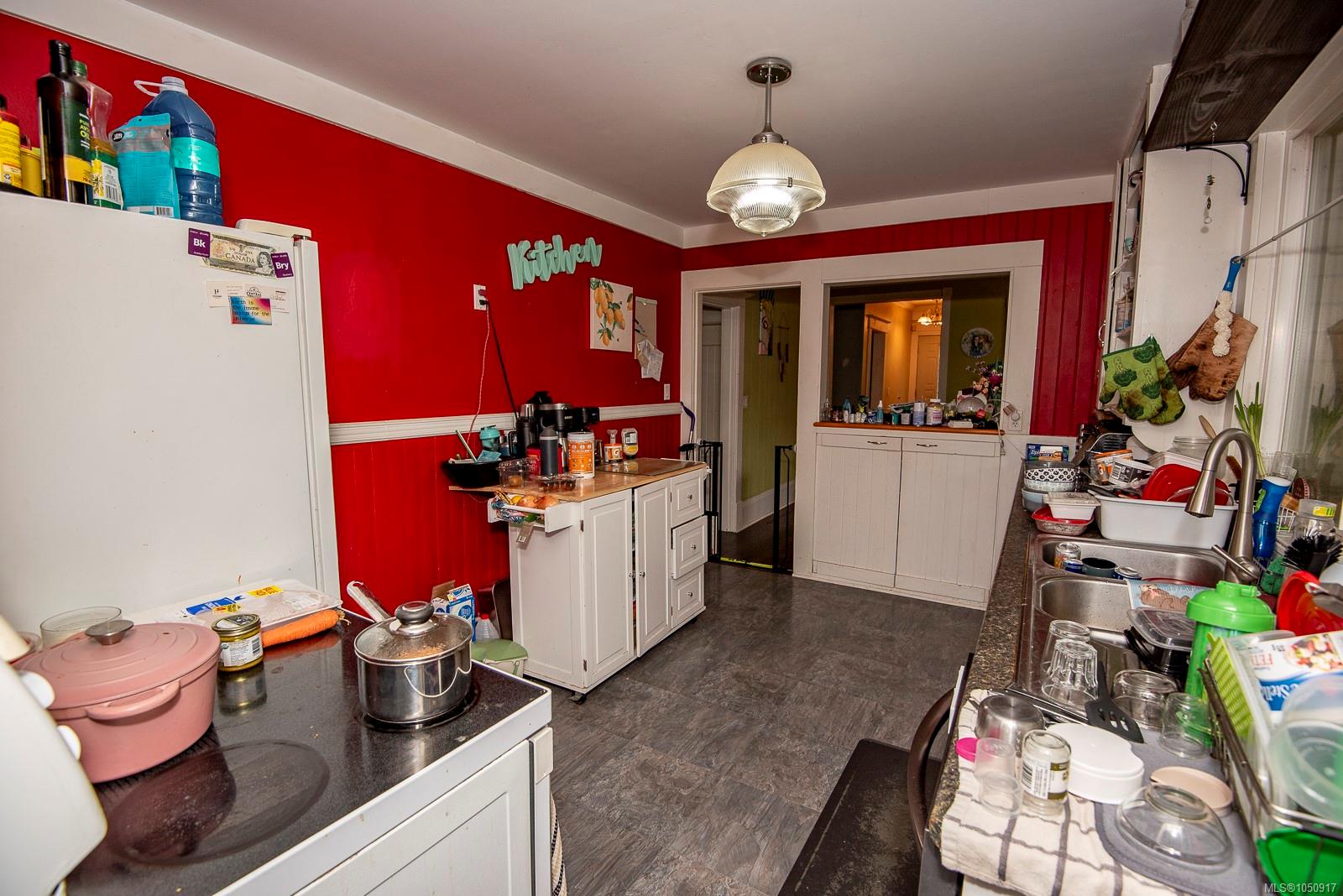 3814 Rowland Ave — listing photo 12 of 38