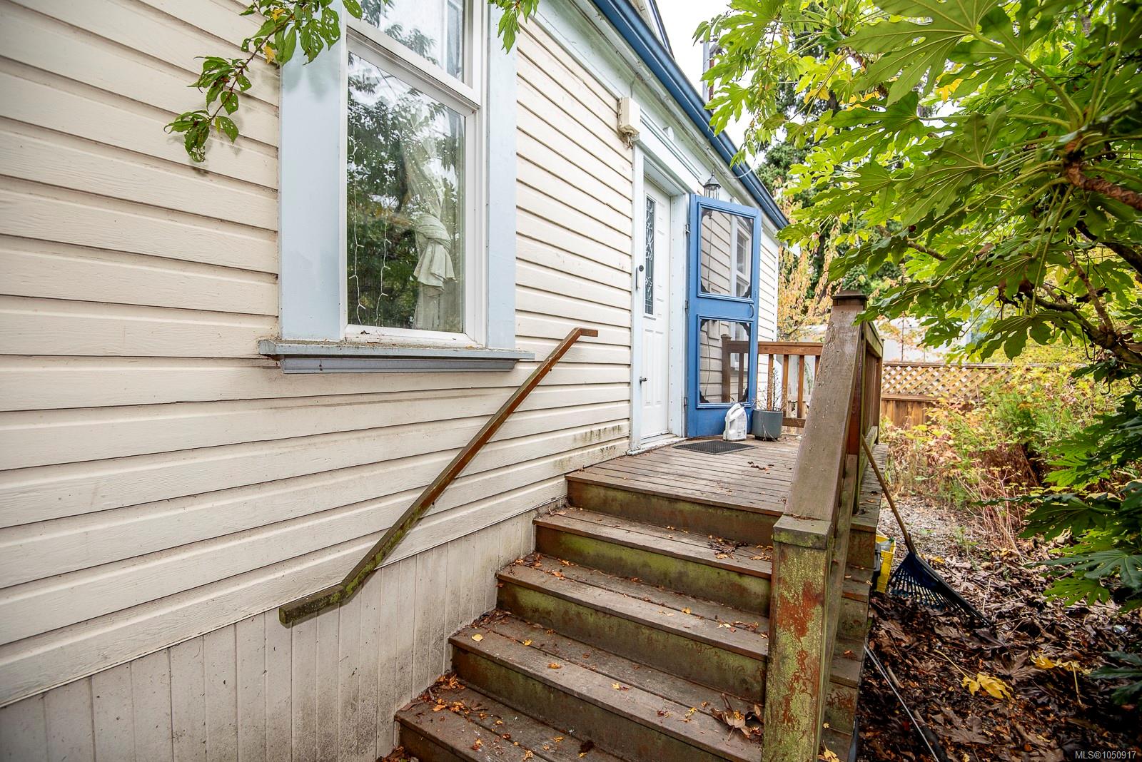 3814 Rowland Ave — listing photo 4 of 38