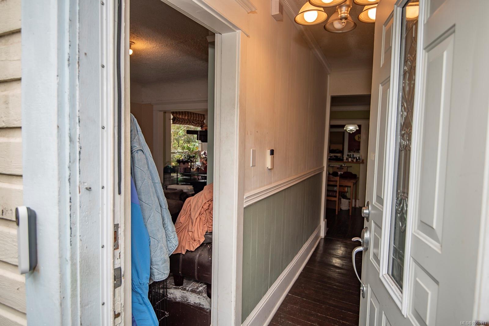 3814 Rowland Ave — listing photo 5 of 38