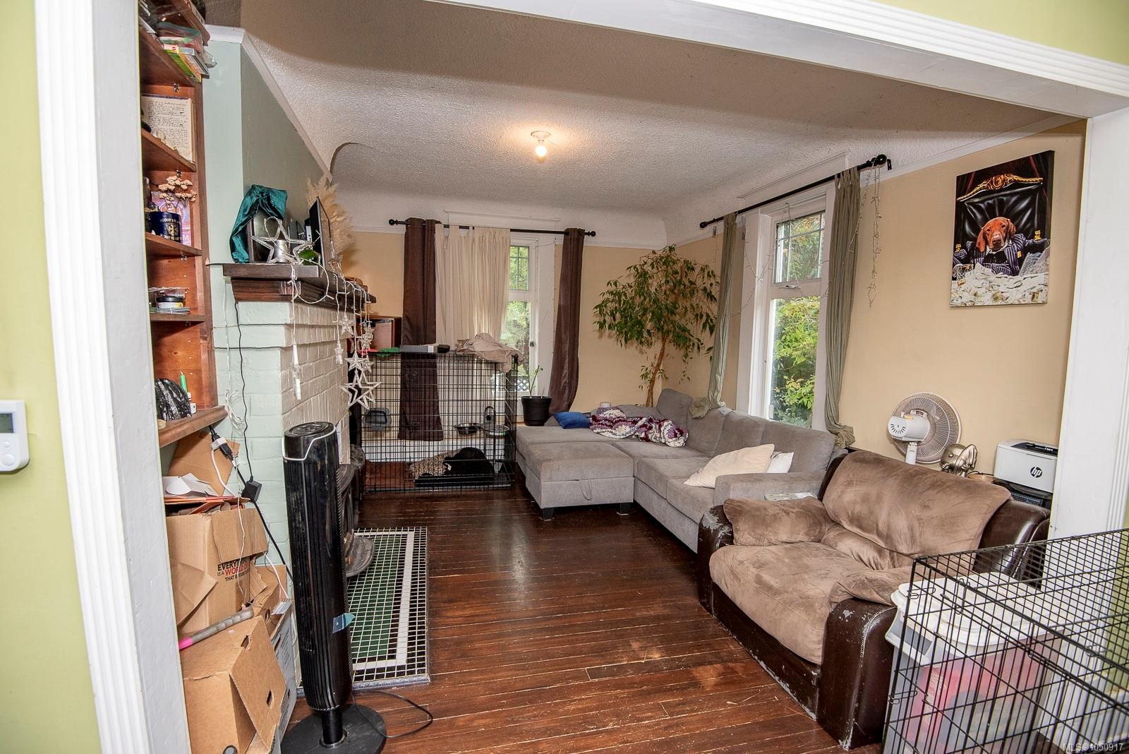 3814 Rowland Ave — listing photo 7 of 38