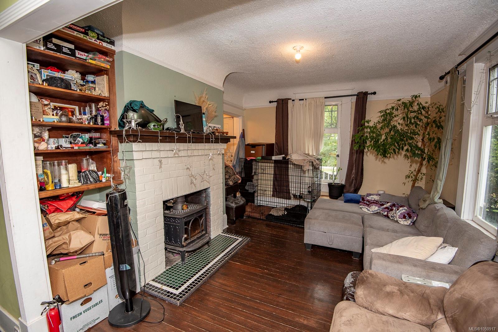 3814 Rowland Ave — listing photo 8 of 38