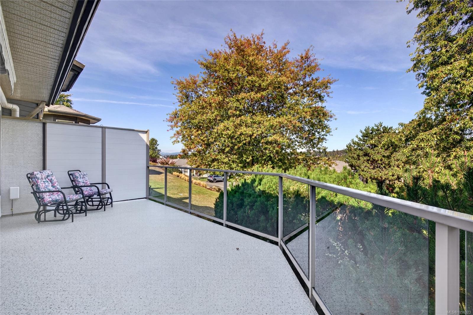 23-4360 Emily Carr Dr — listing photo 11 of 40