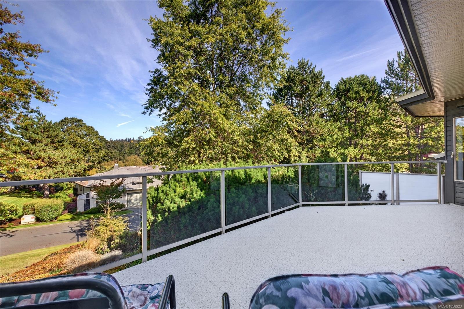 23-4360 Emily Carr Dr — listing photo 12 of 40