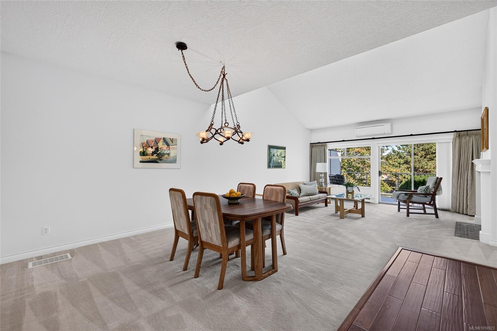 23-4360 Emily Carr Dr — listing photo 5 of 40