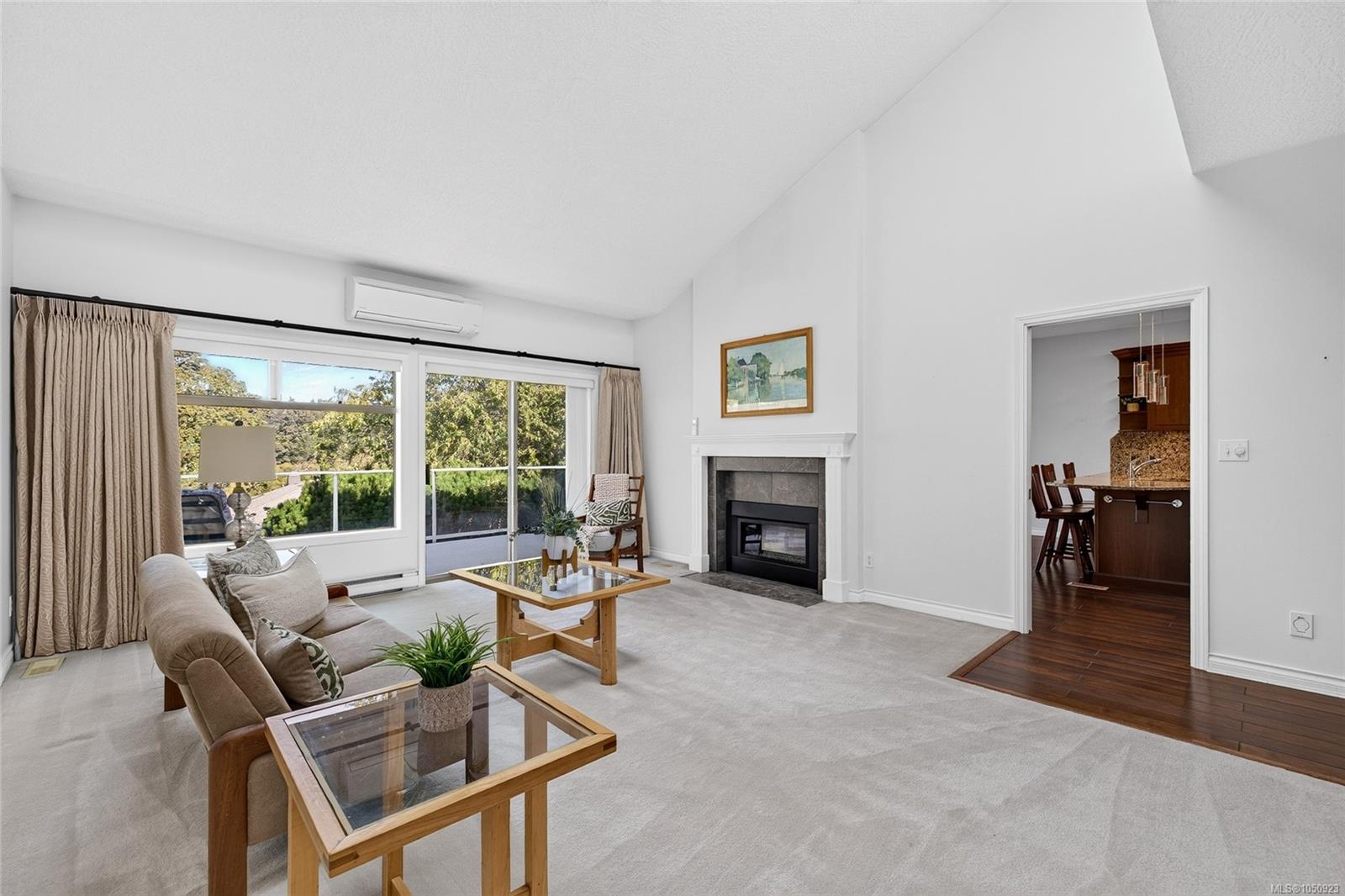 23-4360 Emily Carr Dr — listing photo 9 of 40