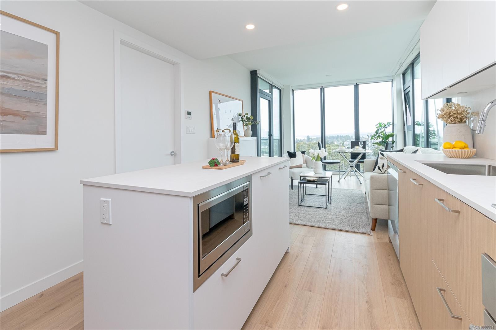807-899 Esquimalt Rd — listing photo 7 of 37