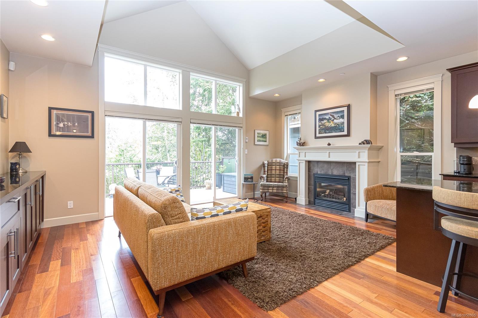 1-551 Bezanton Way photo 5