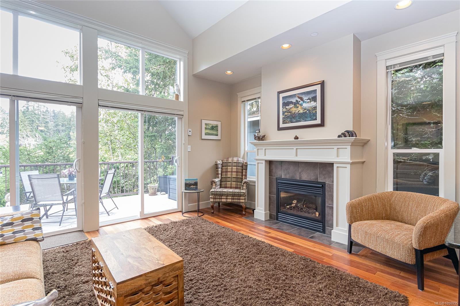 1-551 Bezanton Way photo 6