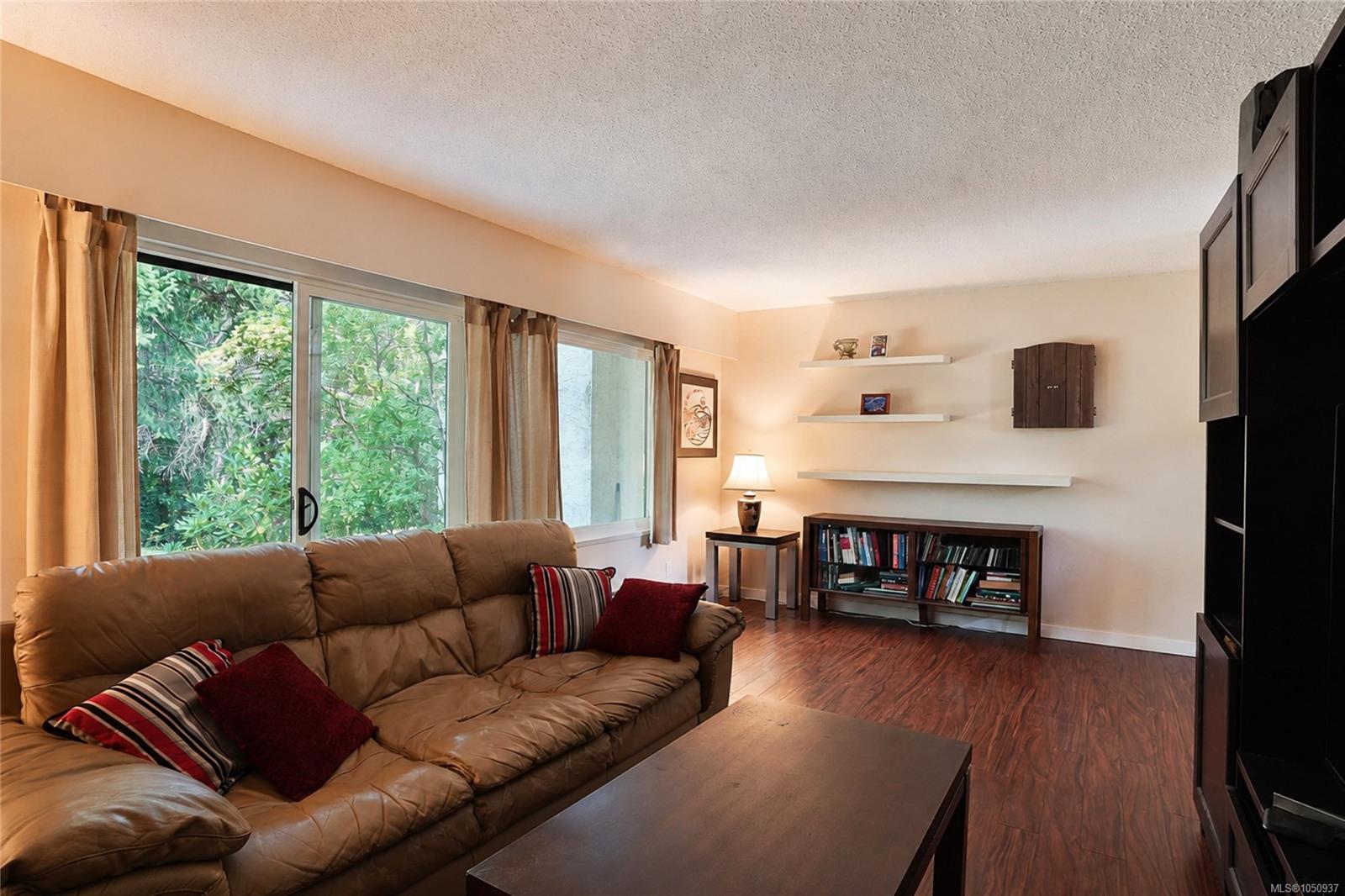 27-610 McKenzie Ave — listing photo 11 of 31