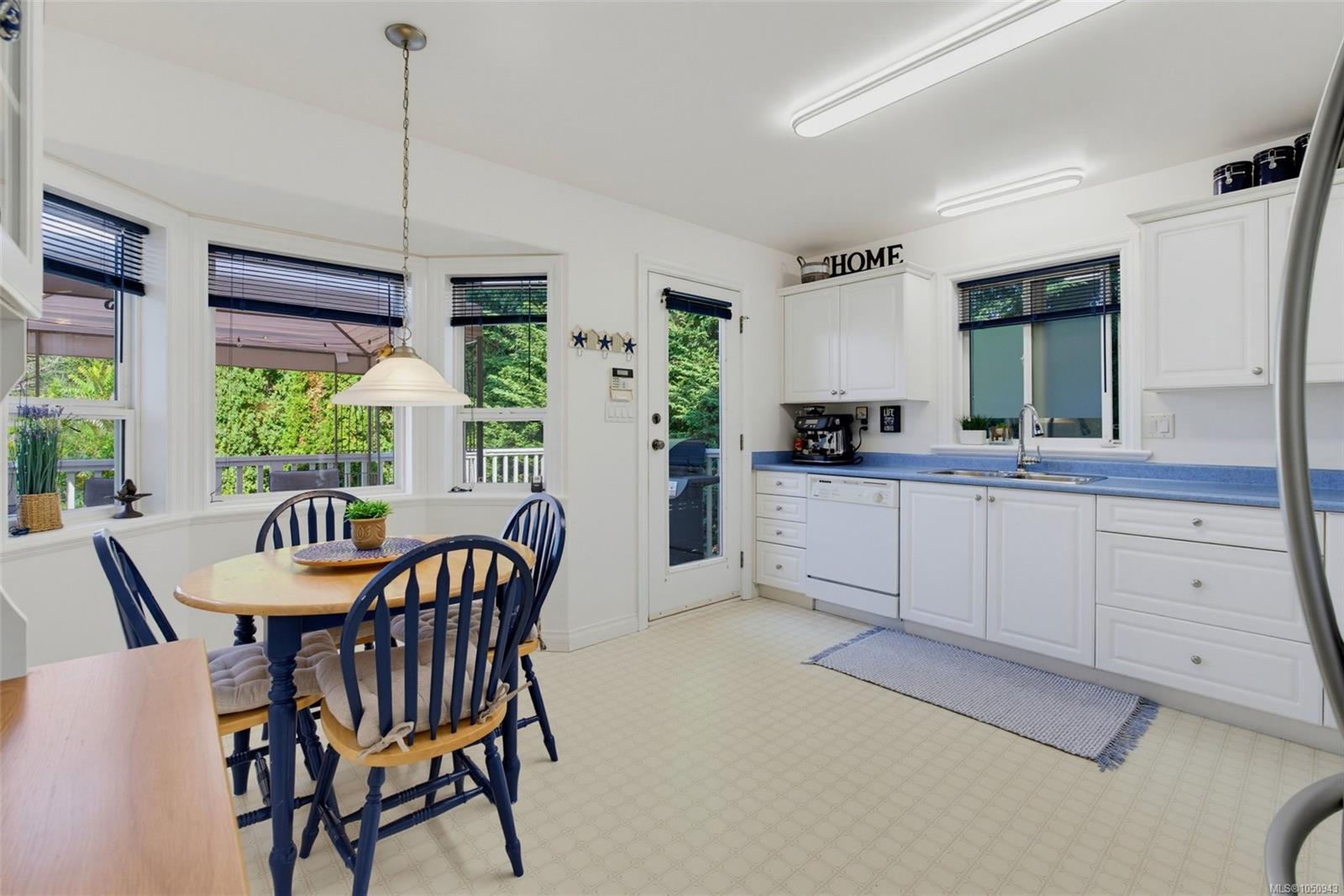 2244 Malaview Ave — listing photo 13 of 44