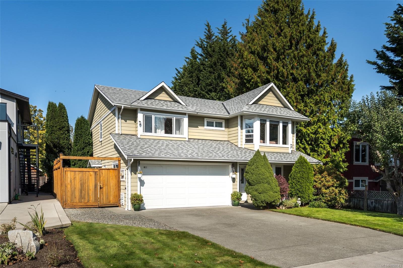 2244 Malaview Ave — listing photo 4 of 44