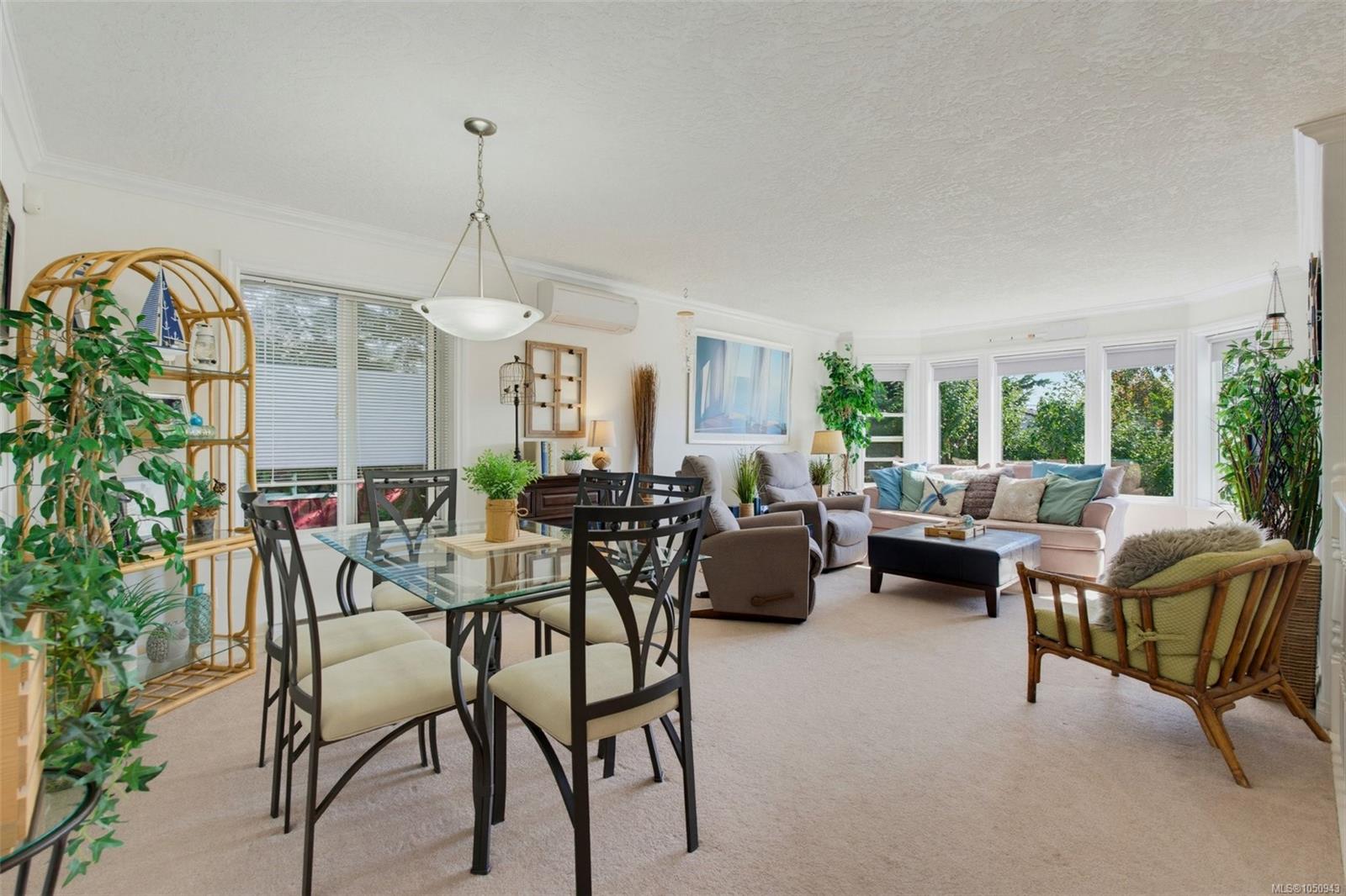2244 Malaview Ave — listing photo 8 of 44