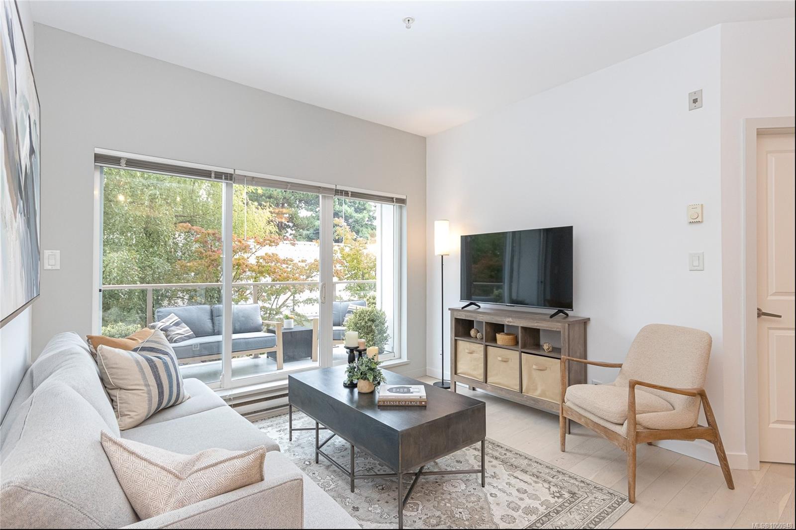 216-1550 Church Ave — listing photo 6 of 29