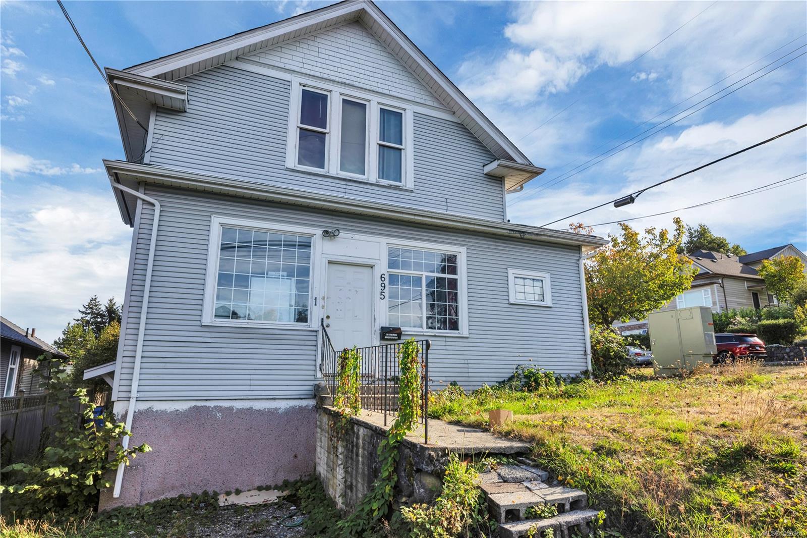695 Franklyn St — listing photo 12 of 13