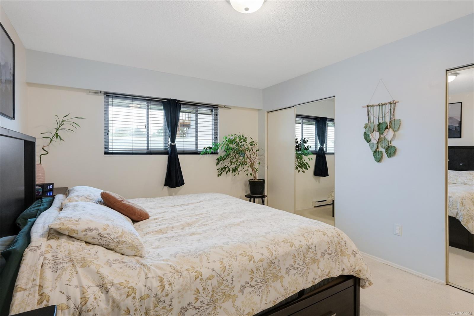 303-1625 Belmont Ave — listing photo 13 of 28