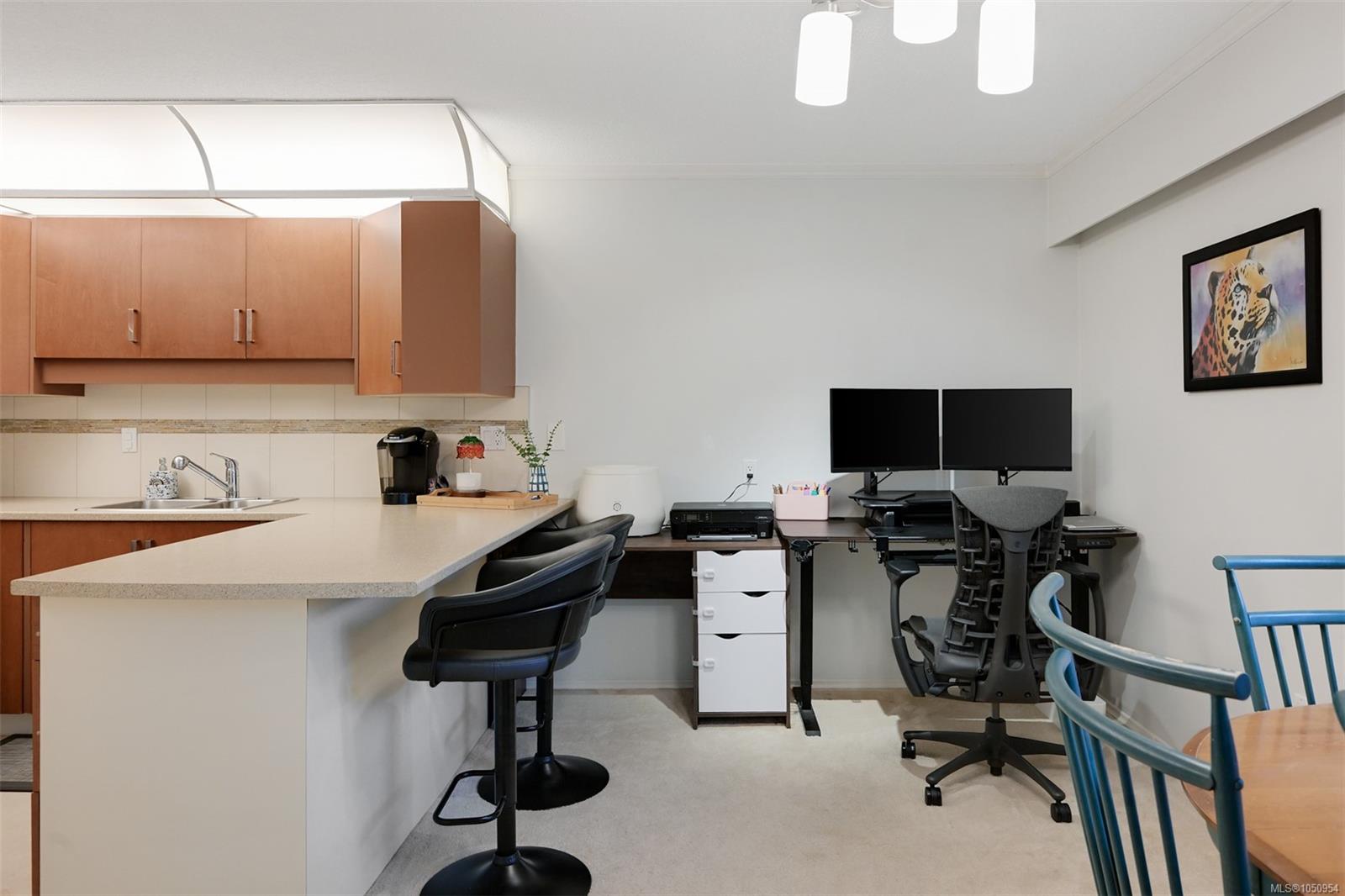 303-1625 Belmont Ave — listing photo 9 of 28
