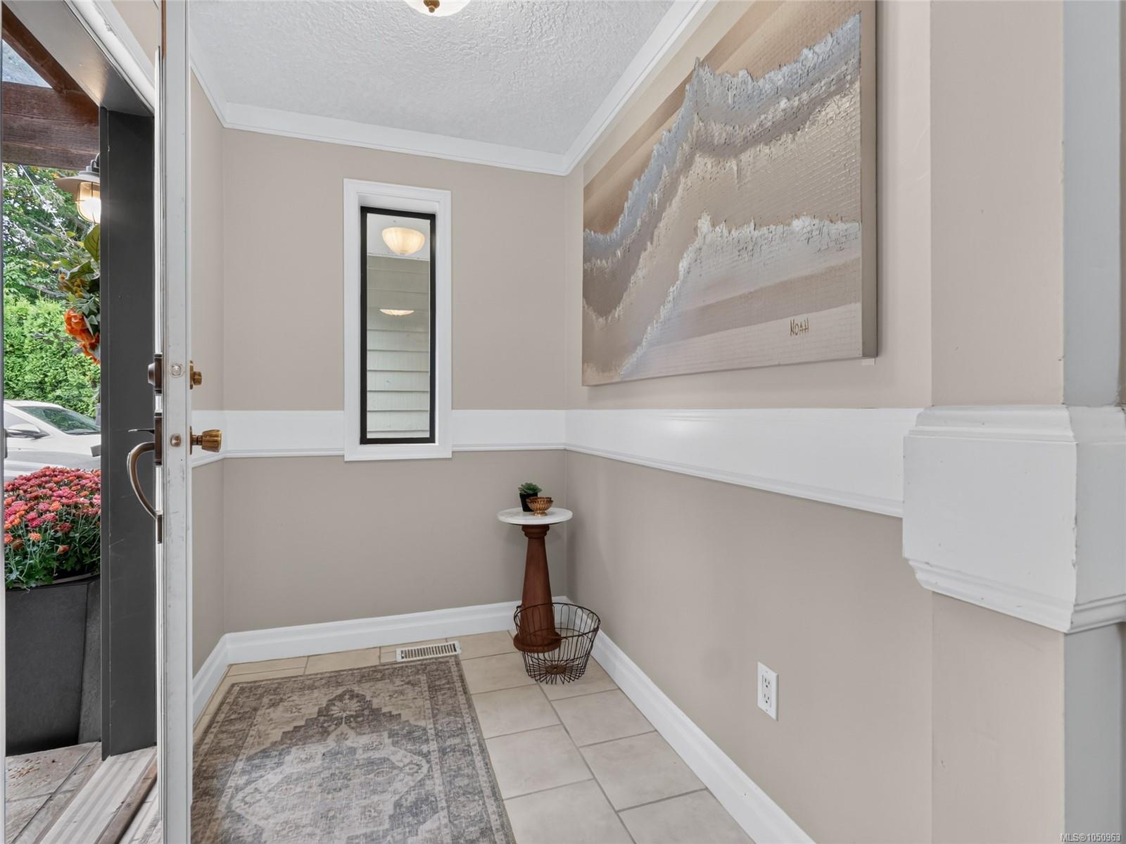 5209 Old West Saanich Rd — listing photo 14 of 72