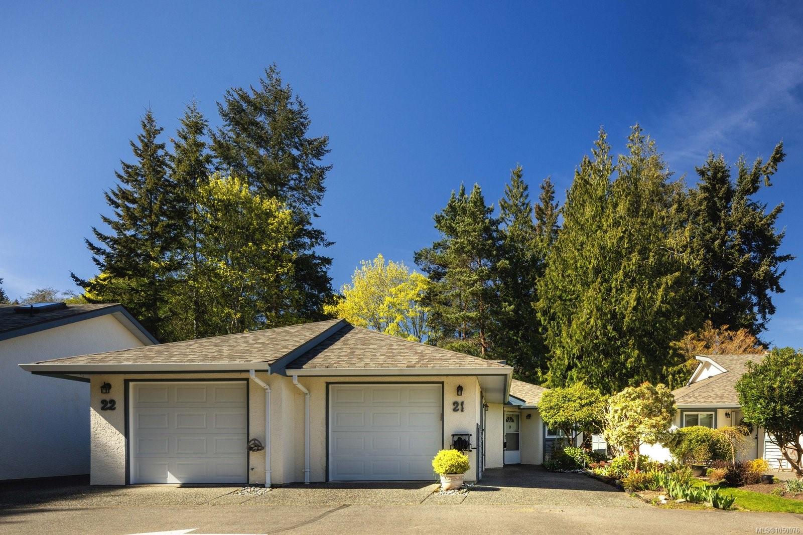 21-5156 Cordova Bay Rd photo 2