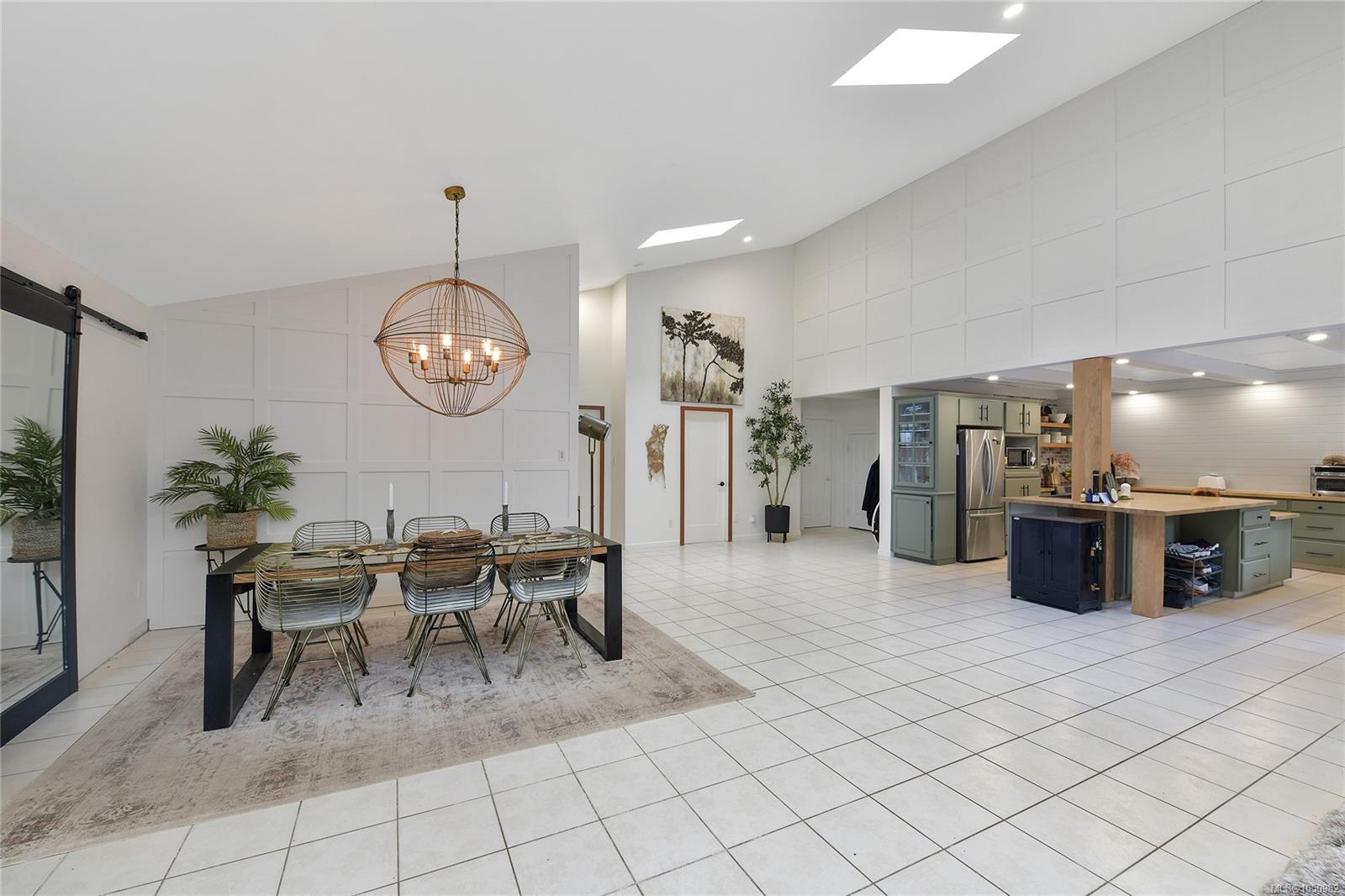 505 Bayview Dr — listing photo 12 of 47
