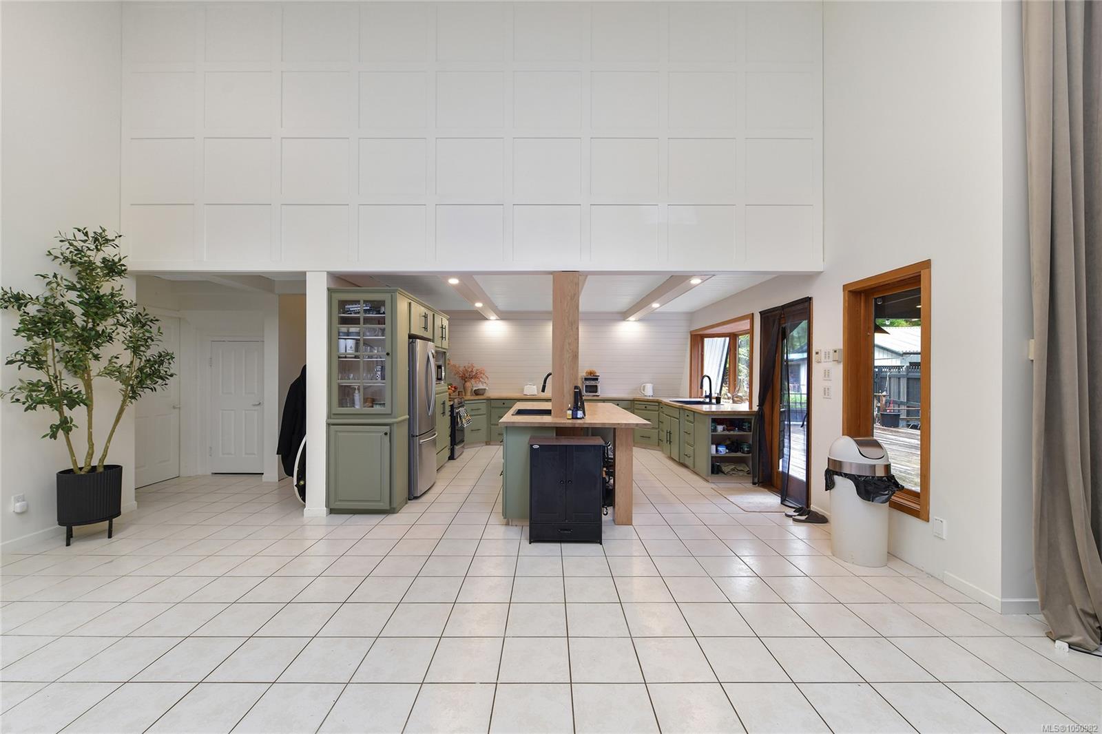 505 Bayview Dr — listing photo 13 of 47