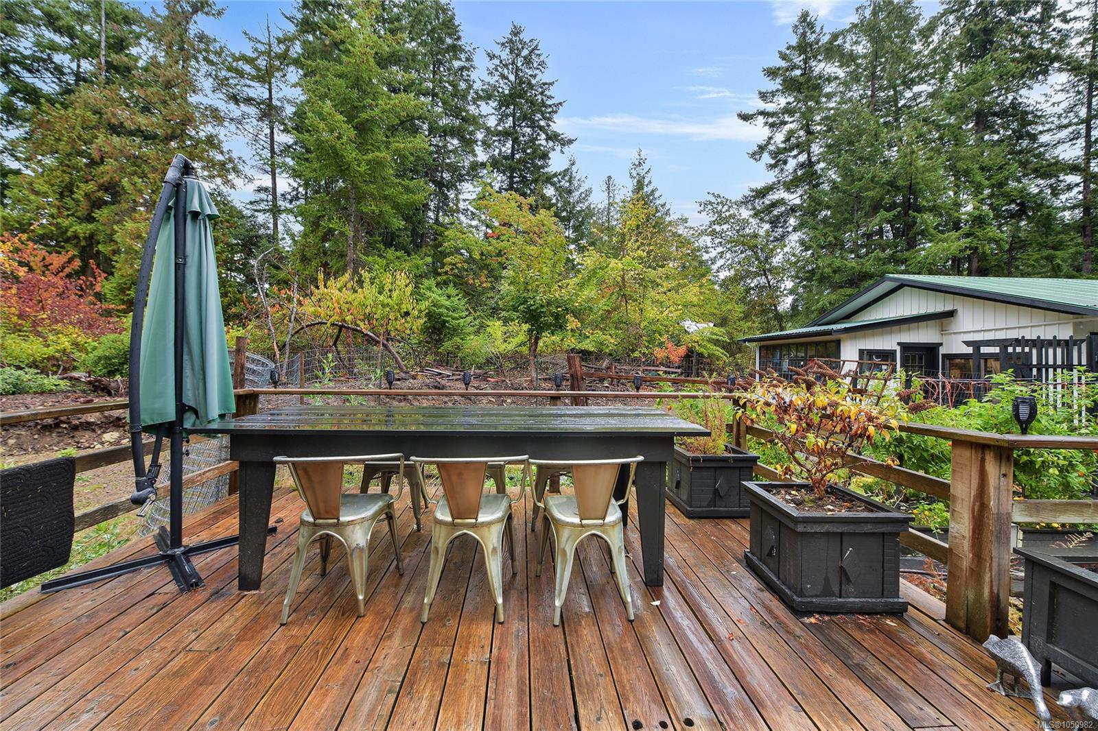 505 Bayview Dr — listing photo 5 of 47