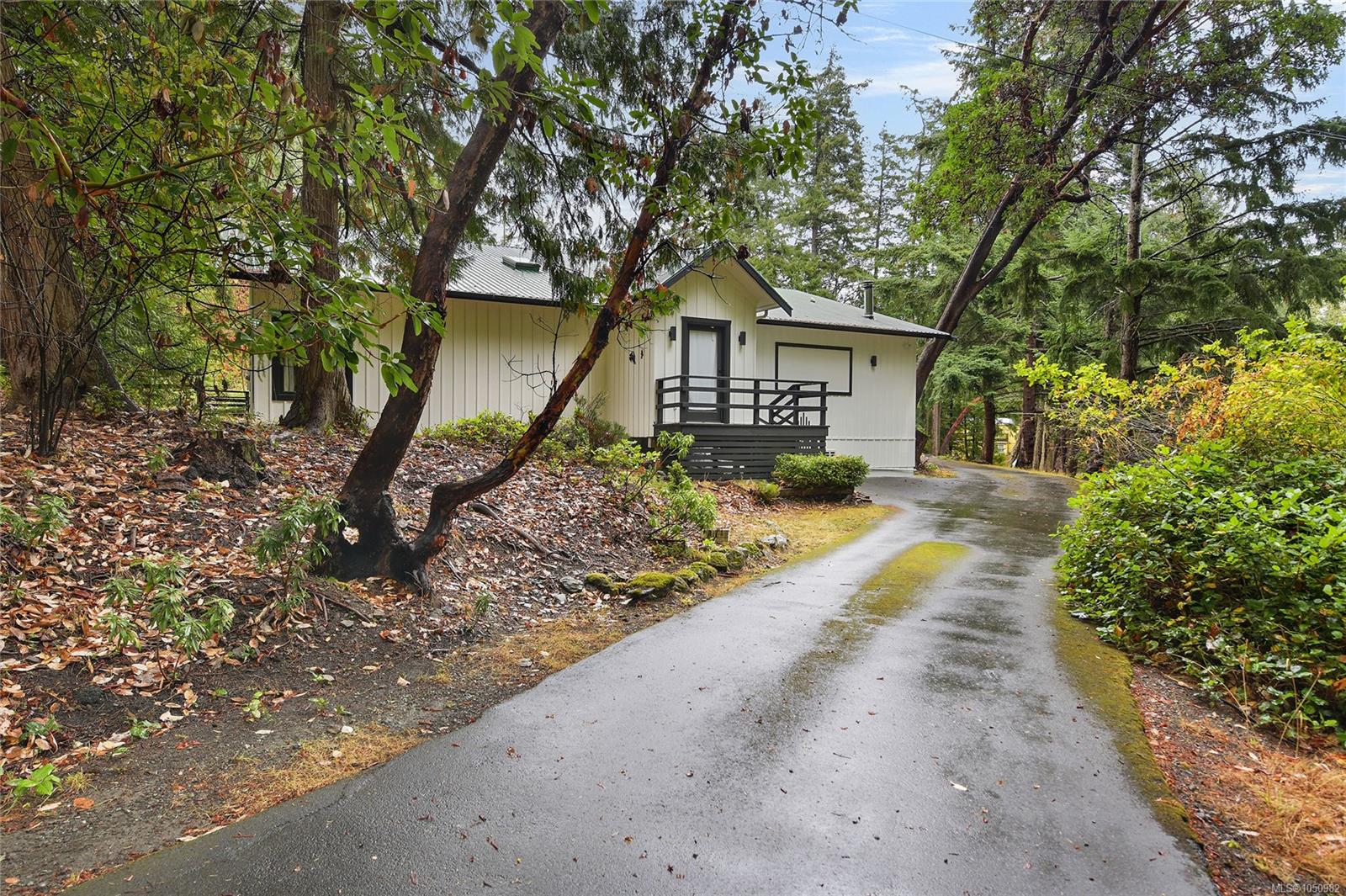 505 Bayview Dr — listing photo 9 of 47