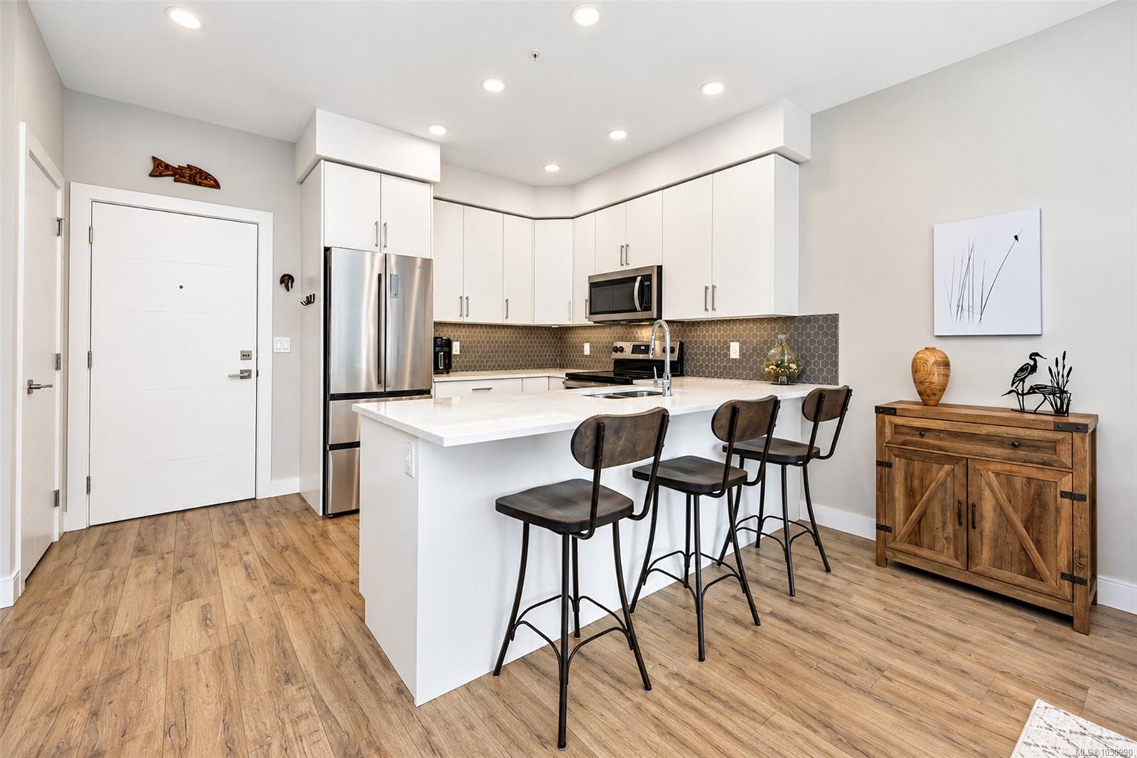 408-280 Island Hwy — listing photo 6 of 34