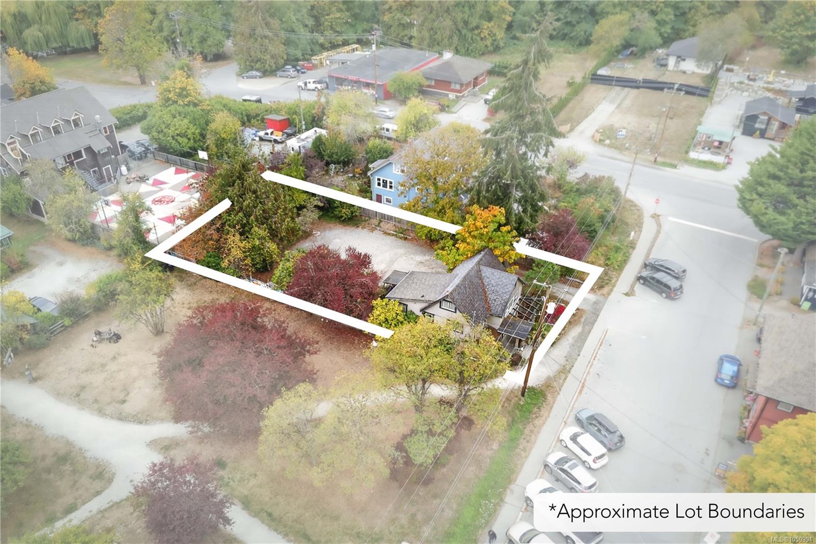 129 Hereford Ave photo 3