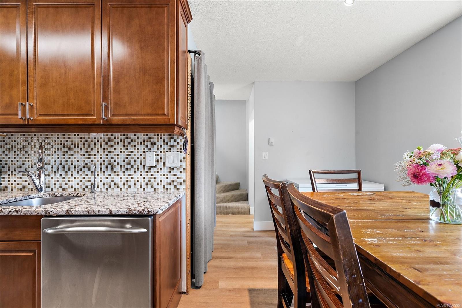7-10046 Fifth St — listing photo 8 of 28