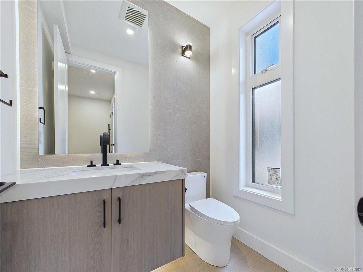2111 Kingbird Dr — listing photo 13 of 52