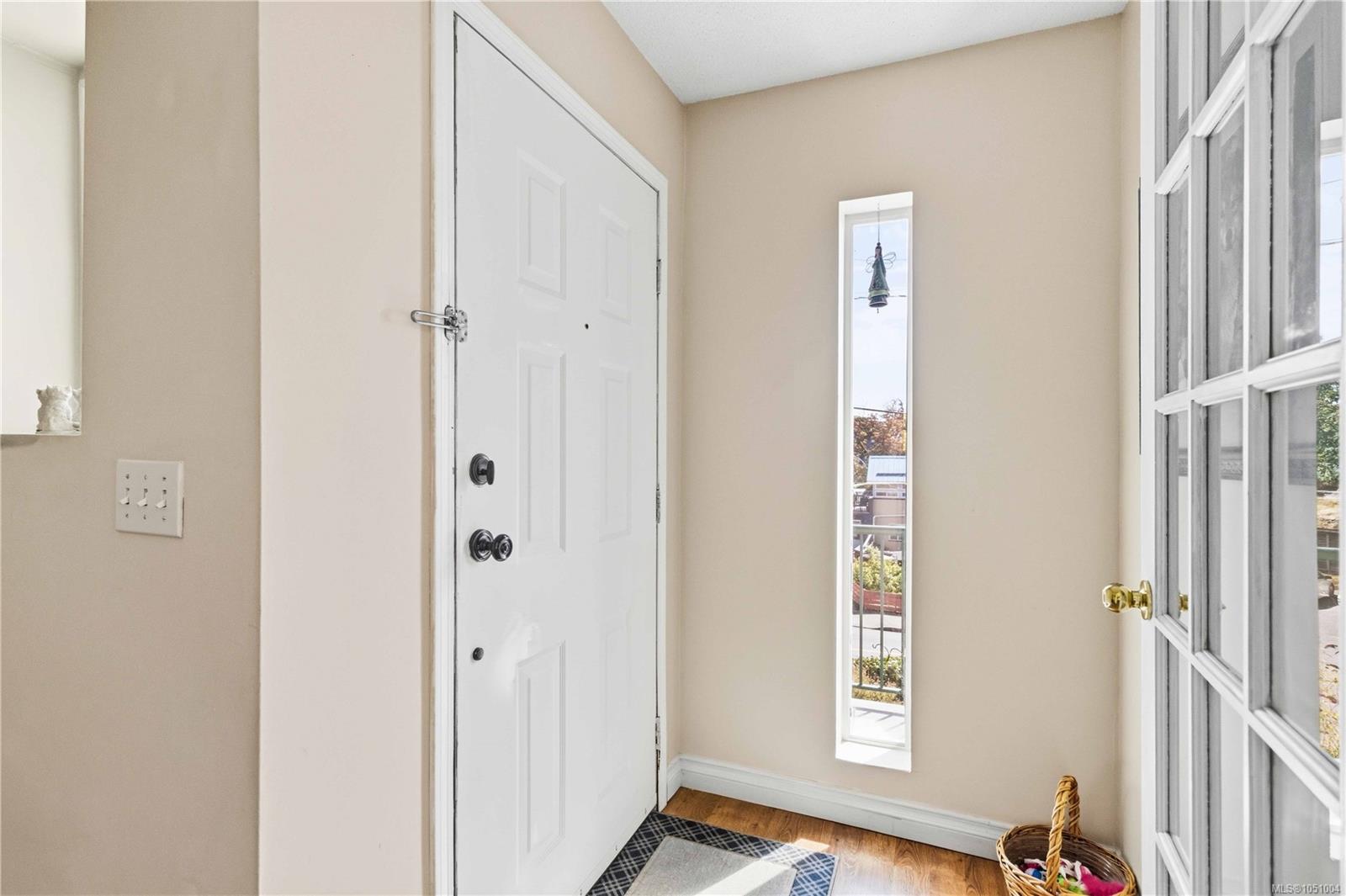 504 Wilson St — listing photo 7 of 65