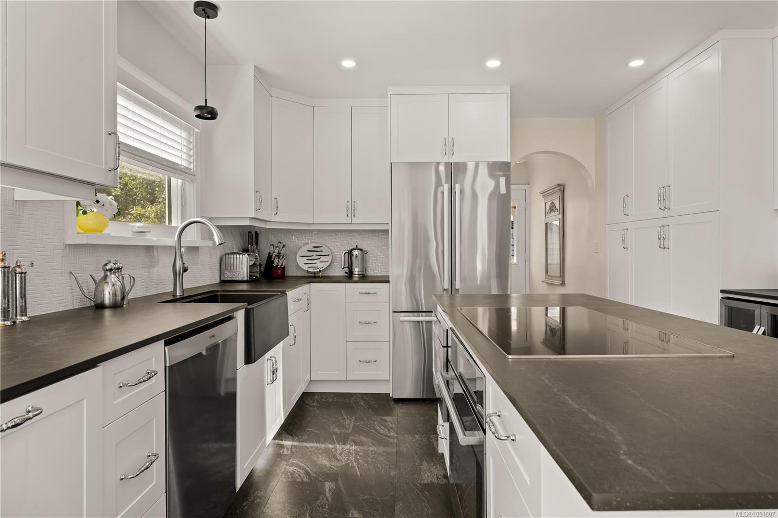 741 Cowper St — listing photo 11 of 50