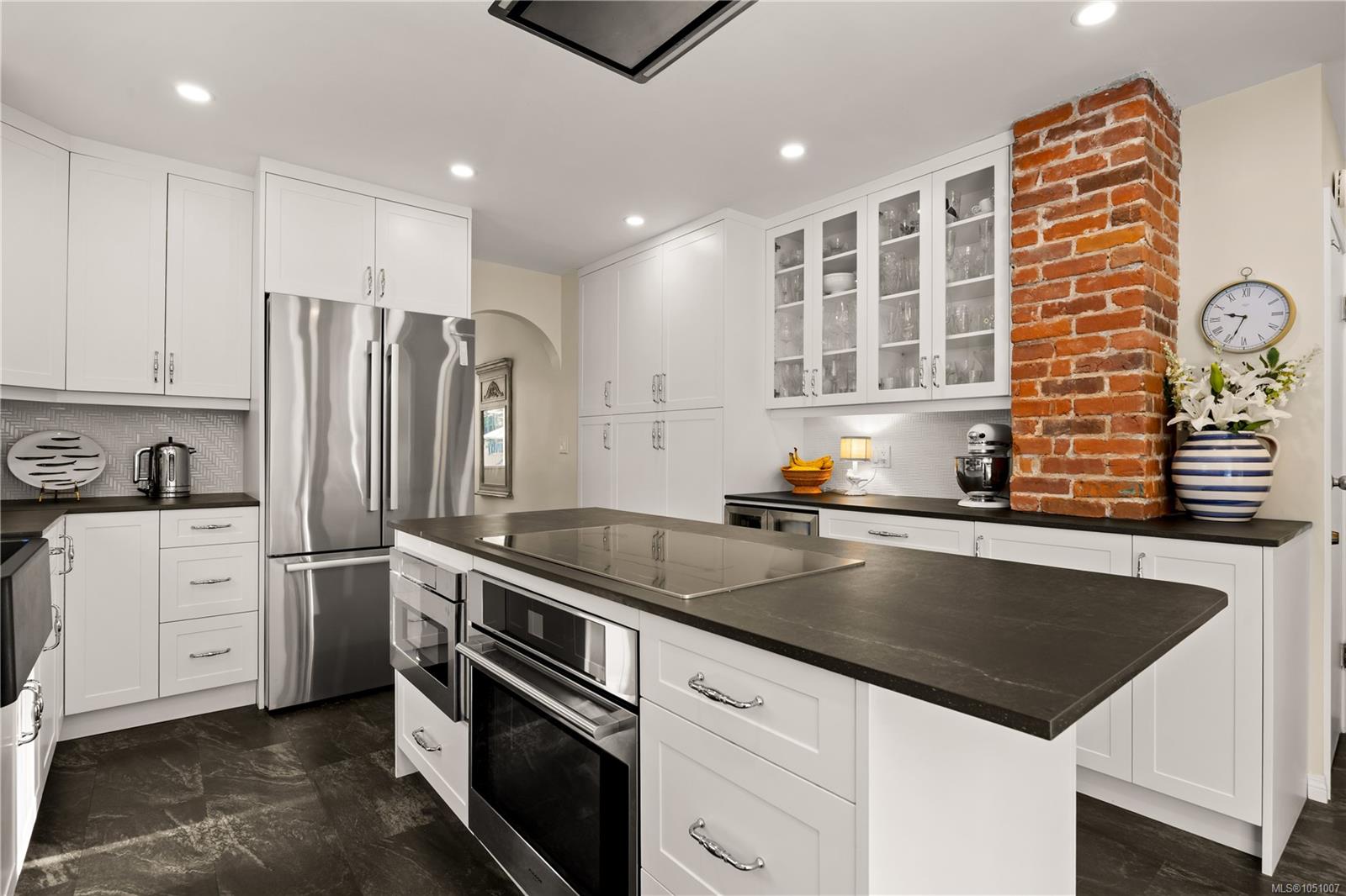 741 Cowper St — listing photo 13 of 50
